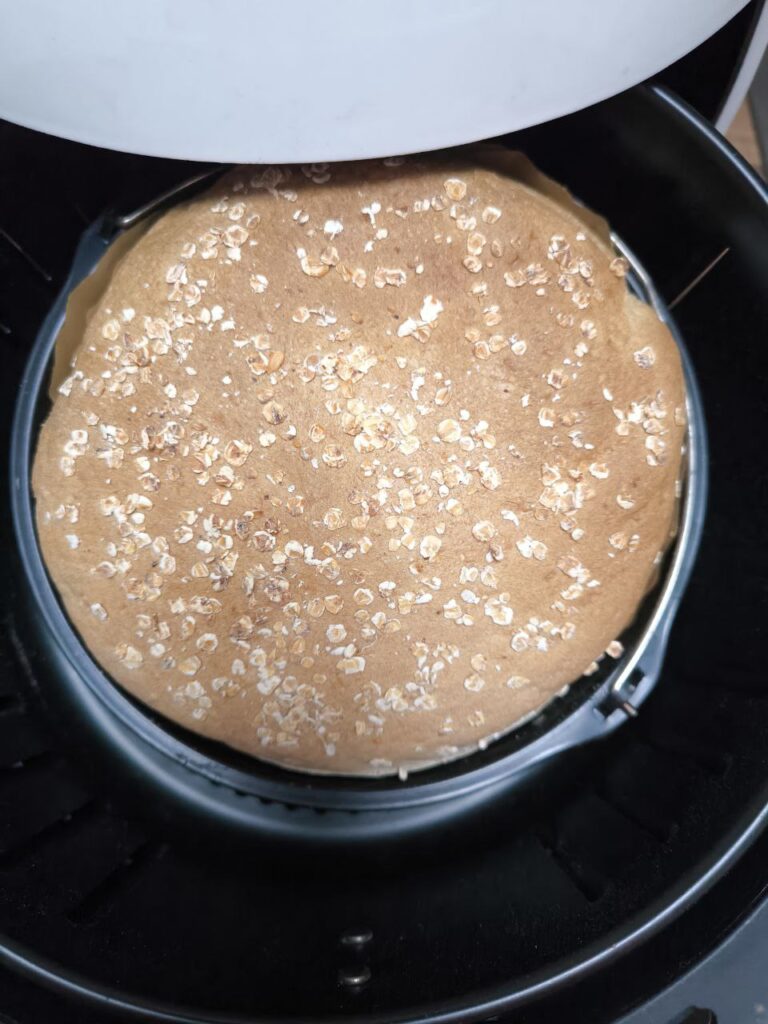 Schenlles Dinkelbrot im Airfryer mit knuspriger Kruste